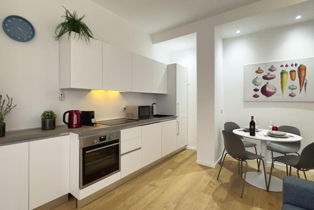 Apartment 10 Min To Rho Fiera-sansiro - Wifi - Ac - Netflix Mailand